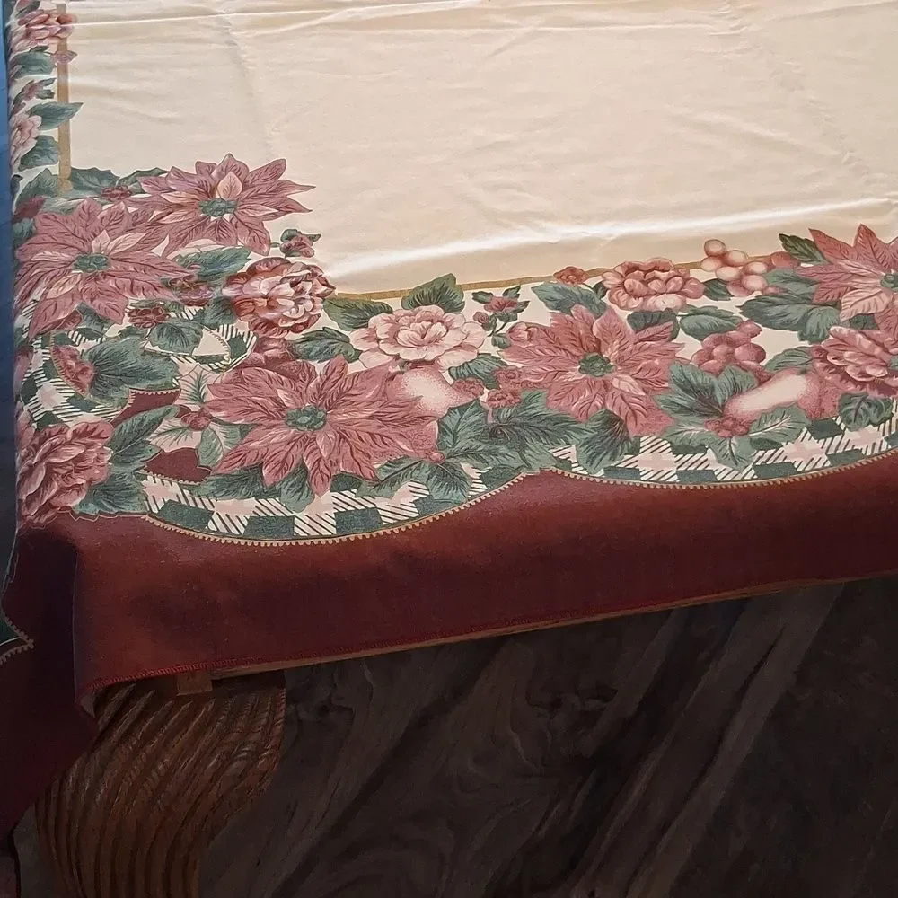 Christmas Tablecloth With Beautiful Burgundy‎ Poinsettia Design